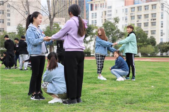 萬博科技職業(yè)學院大學生骨干素質拓展訓練營開訓