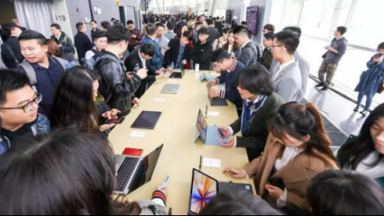 全時(shí)在線，智慧連接，全新HUAWEI MateBook E布局未來(lái)