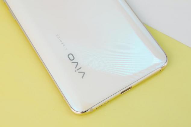 從此和挖孔屏說(shuō)再見(jiàn)，vivo X27帶你領(lǐng)略真全面屏的魅力！