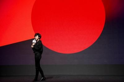 華為P30未來影像之夜 一次時尚藝術(shù)與科技互為助攻的“結(jié)合”