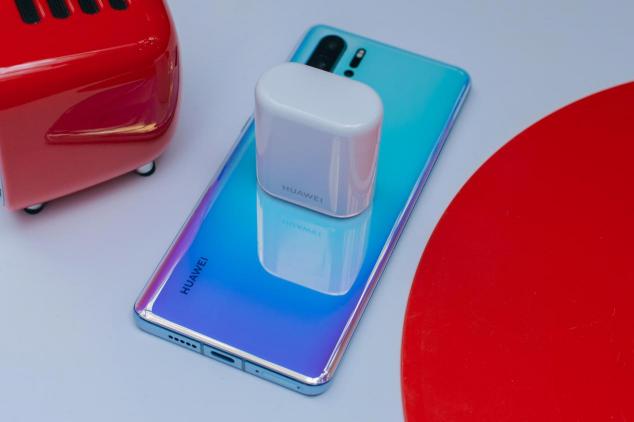 天空之鏡與天籟之音相輔相成 HUAWEI FreeBuds2 Pro的無(wú)線(xiàn)新花樣