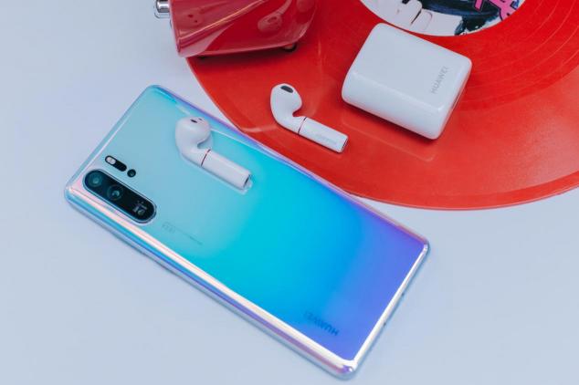 天空之鏡與天籟之音相輔相成 HUAWEI FreeBuds2 Pro的無(wú)線(xiàn)新花樣
