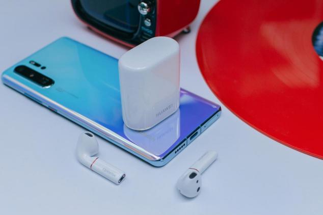 天空之鏡與天籟之音相輔相成 HUAWEI FreeBuds2 Pro的無(wú)線(xiàn)新花樣