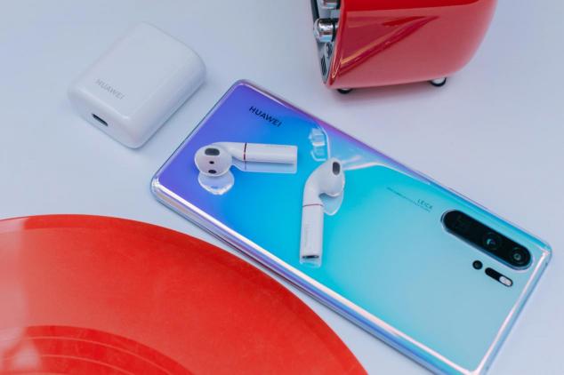 天空之鏡與天籟之音相輔相成 HUAWEI FreeBuds2 Pro的無(wú)線(xiàn)新花樣