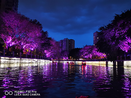 夜游錦江花絮視頻引爆網(wǎng)絡(luò)，成都這次被華為P30系列帶火了！