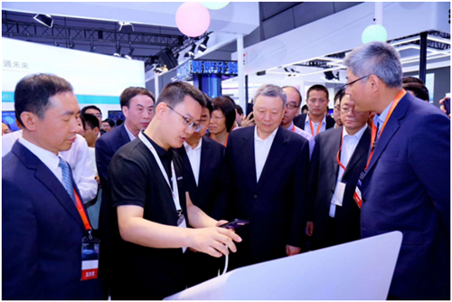 vivo三大動(dòng)作協(xié)力中國(guó)聯(lián)通，共同推進(jìn)5G商用進(jìn)程站
