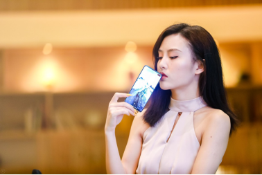三星Galaxy S10和華為P30怎么選？屏幕素質(zhì)分高低
