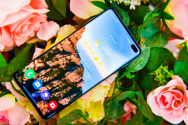 不止領(lǐng)先！三星Galaxy S10+比華為P30 Pro屏幕體驗(yàn)出色太多