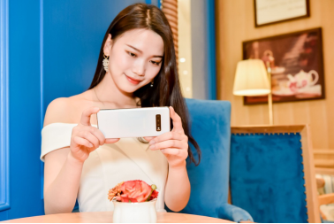 拍攝上三星Galaxy S10與華為P30孰強(qiáng)孰弱，比比就知道