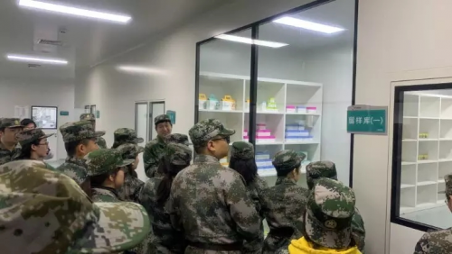 同仁堂健康軍訓(xùn)：肩負(fù)使命，協(xié)力共筑輝煌