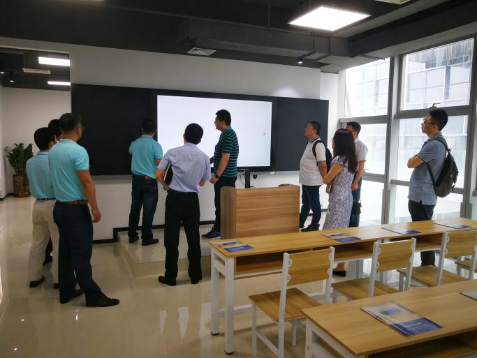 迎戰(zhàn)柔性風(fēng)口 華科創(chuàng)智2019年董事會(huì)、股東會(huì)勝利召開