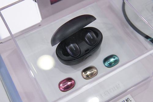 CES Asia 2019，1MORE展現(xiàn)高音質(zhì)與顏值兼?zhèn)涞臅r(shí)尚真無(wú)線藍(lán)牙耳機(jī)