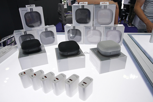 CES Asia 2019，1MORE展現(xiàn)高音質(zhì)與顏值兼?zhèn)涞臅r(shí)尚真無(wú)線藍(lán)牙耳機(jī)