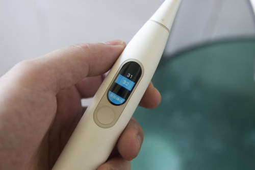 看得見的凈白！體驗(yàn)小米有品眾籌爆款Oclean X智能觸屏電動(dòng)牙刷的真智能