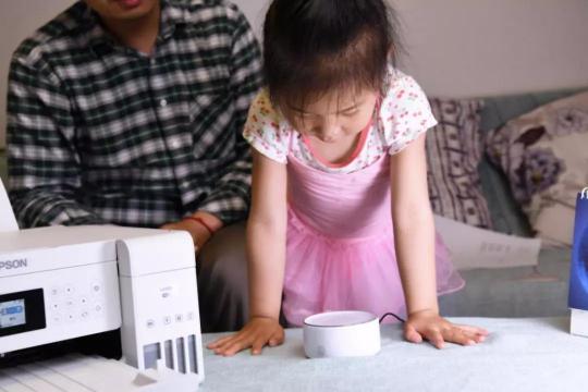 還在為家庭教育煩惱？ 愛普生智能套裝幫你三招搞定熊孩子