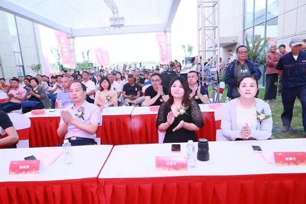 江蘇盛翔電子科技盛大開(kāi)業(yè) 發(fā)力電視背板業(yè)務(wù)乘風(fēng)起航