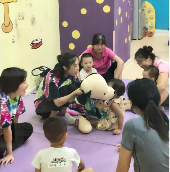 當(dāng)孩子犯錯(cuò)時(shí)，悅寶園這樣做，完美！