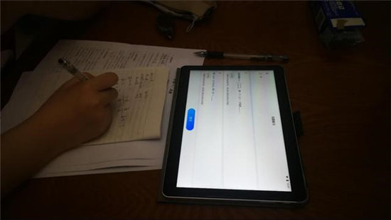 高中老師親測：科大訊飛超腦學(xué)習(xí)機(jī)，有效