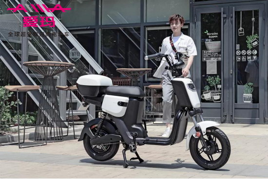 2分鐘看懂，愛瑪電動車和小牛電動車哪個好