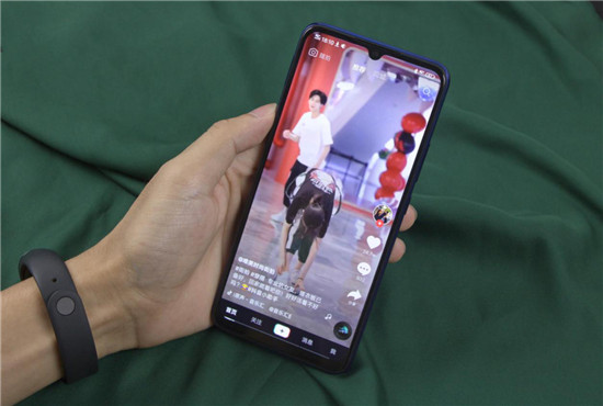 vivo Y7s續(xù)航測試：4500mAh+18W雙引擎閃充，千元機(jī)新勢力