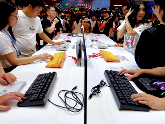 REALFORCE HELLO KITTY限量版鍵盤，ChinaJoy首亮相