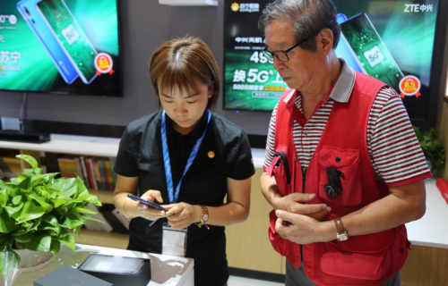 為了5G手機(jī)第一人，蘇寧京東這是有多拼？