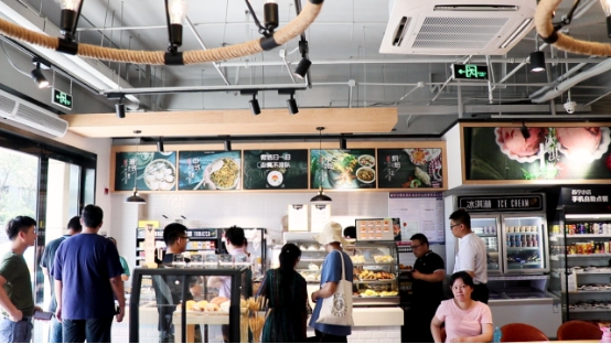 與小小體驗員共度美好一天，央視《品牌故事》眼里的蘇寧小店