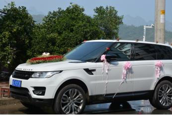 臺(tái)風(fēng)災(zāi)后現(xiàn)場，車點(diǎn)點(diǎn)匯聚多地救援力量溫暖社會(huì)