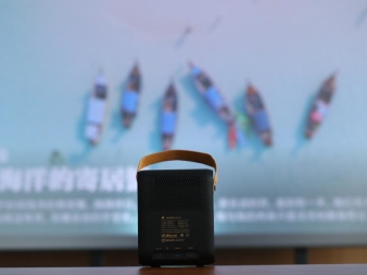 貼心、百變、智能，峰米投影儀Smart，隨時(shí)隨地帶著走！