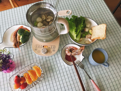 在家不開火也能涮火鍋？鳴盞涮涮養(yǎng)生壺開啟輕養(yǎng)生活