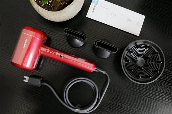 萊克F6水離子渦扇吹風機，掌握核“芯”技術
