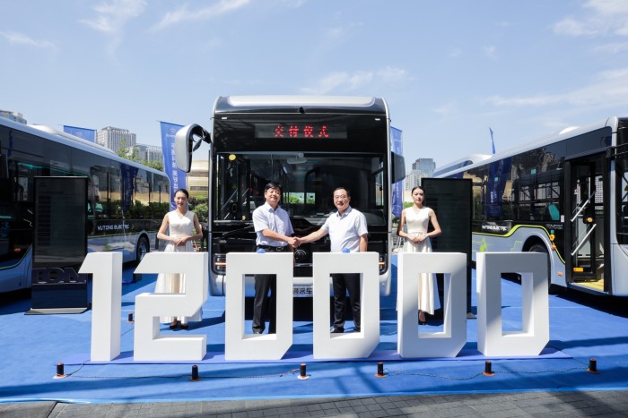 第120000臺(tái)交付，宇通新能源客車引領(lǐng)行業(yè)邁向新高度！發(fā)布高端公交新標(biāo)準(zhǔn)
