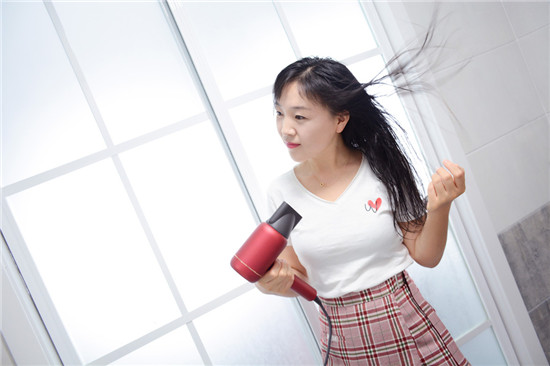 萊克F6水離子渦扇吹風(fēng)機，簡直就是“護發(fā)神器”