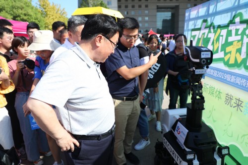5G應用扎堆北師大！ 中國電信北京公司攜5G+VR打造智慧校園助力迎新