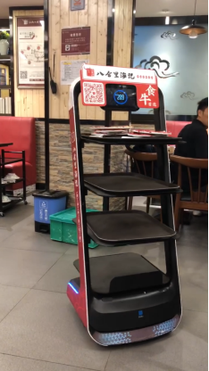 “潮?！被疱佊筒蜋C(jī)器人新店員，降本增效助力智慧經(jīng)營