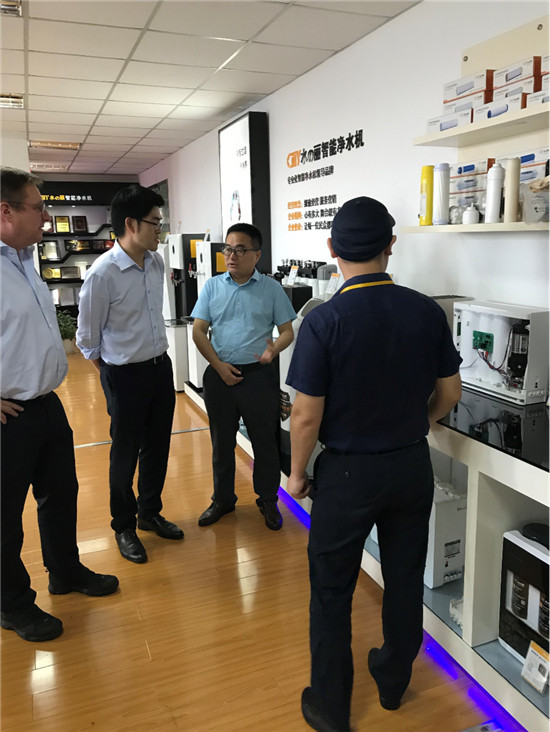 GfK捷孚凱市場咨詢?nèi)蚋吖芤恍械紺ILLY水麗凈水器考察調(diào)研