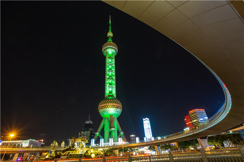互聯(lián)網(wǎng)公司都這么會玩？360點(diǎn)亮東方明珠，瞬間變網(wǎng)紅