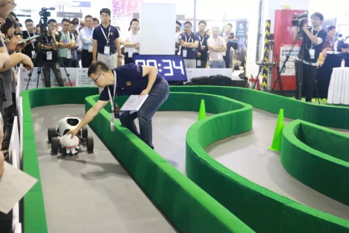 讓智慧“飛馳”，華為云無人車挑戰(zhàn)杯背后的技術(shù)故事