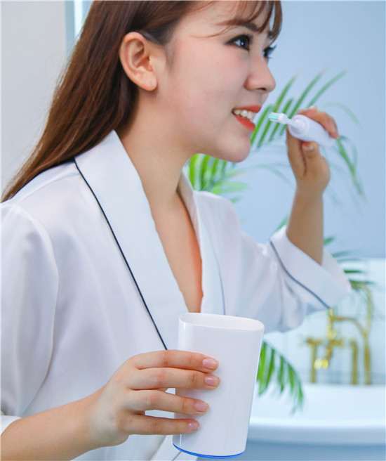 漱口水市場(chǎng)變革之始 氫子貓現(xiàn)用現(xiàn)制將成潮流