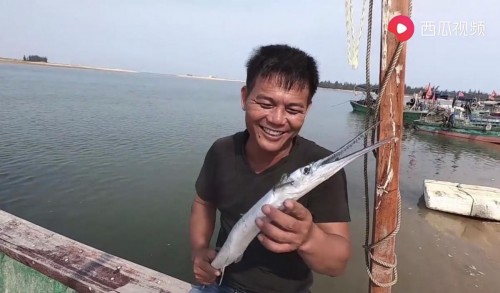 不會趕海的段子手不是好相聲演員，漁民老四靠一張嘴走紅西瓜視頻