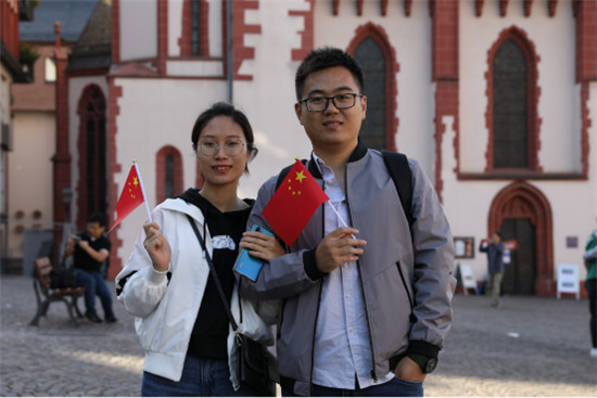 致敬祖國(guó)70周年華誕，愛(ài)瑪電動(dòng)車(chē)在德國(guó)為祖國(guó)打call