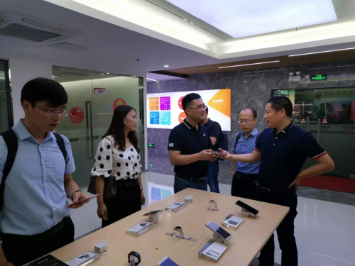 老人機企業(yè)蓄勢待發(fā) 蘇寧拼購“拼拼工廠”計劃鼎力相助