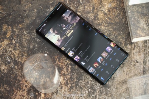 華為Mate30 Pro簡測：科技與設(shè)計(jì)完美結(jié)合，電影四攝光環(huán)閃耀