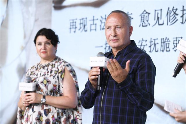 馥蕾詩(shī)、法國(guó)嬌蘭奢華面霜線上首發(fā) 大牌為何獨(dú)愛(ài)天貓小黑盒？