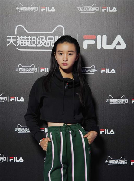 天貓超級品牌日攜手FILA開啟米蘭時尚大秀，引領(lǐng)高級運動時裝浪潮
