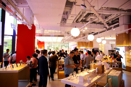 京東之家、京東專賣店五十一店齊開，打造高品質(zhì)生活科技體驗(yàn)中心
