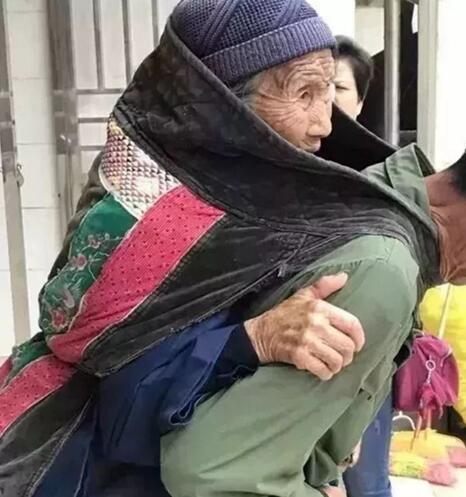 你養(yǎng)我長大，我陪你變老