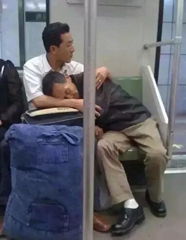 你養(yǎng)我長大，我陪你變老