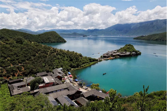發(fā)呆放空好去處：在靜謐唯美的瀘沽湖畔，擇一處美宿，坐看云卷云舒