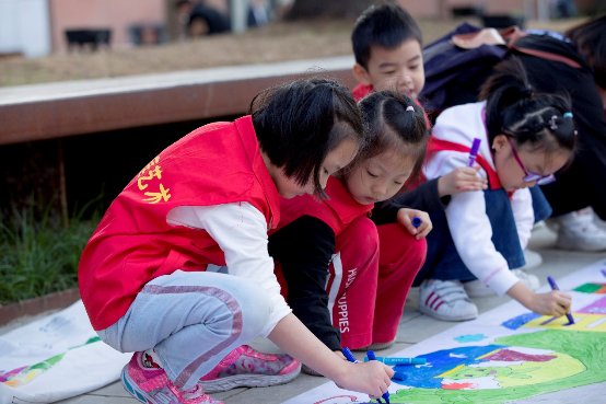 “全民安防”青少兒書(shū)畫(huà)公益展評(píng)活動(dòng)在納米盒啟動(dòng)